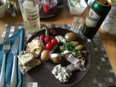 Sill och potatis med tillbehör