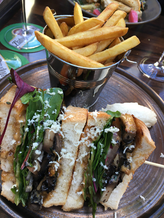 Vegetarisk bookmaker med pommes