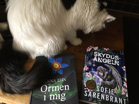 Citrus och böckerna Ormen i mig och Skyddsängeln