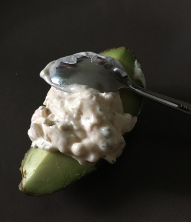 Avocado med räksallad