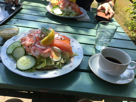 Räk o laxmacka på Övralid