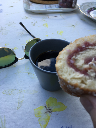 Kaffe med rulltårta