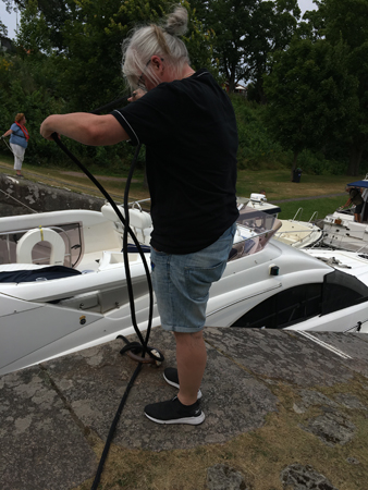 Anna agerar hoppilandkalle i Borenshult