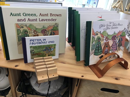 Tant Grön tant Brun och tant Gredelin på eng o sve i Vadstena