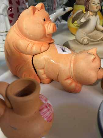 Kopulerande grisar för salt och peppar