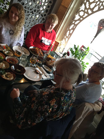 Syskonen O Anna och Annas snälla mamma