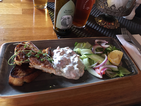 Skagenröra och toast