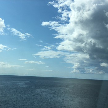 Hav och himmel från båten