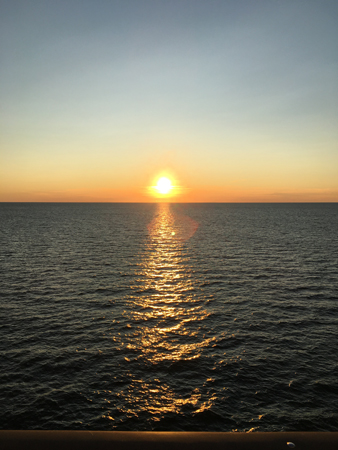 Solnedgång från däck 12