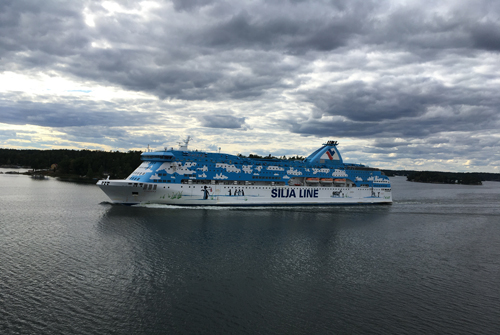 En annan Siljabåt passerar