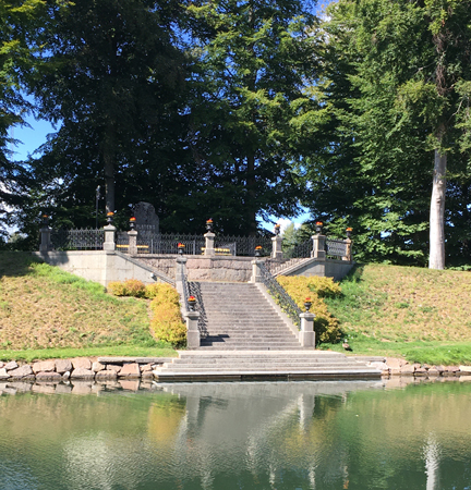 Platens grav vid Göta kanal