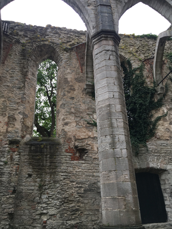 St Karins kyrkoruin vägg i Visby