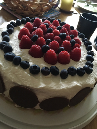 Tårtan med bär grädde och Noblesse