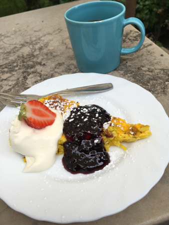 Saffranspannkaka med salmbärssylt