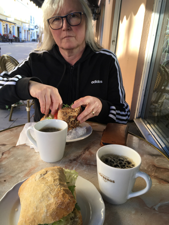 Lördagens utomhusfika nr 2 Anna Café Linné