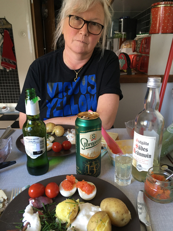 Anna med sill och potatismiddag