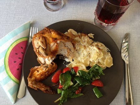 Grillad kyckling grönsaker potatisgratäng och Benenati Etna Rosso