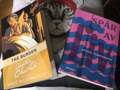 Böckerna The Burden och Spår av Liv