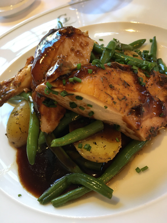 Majskyckling potatis gröna bönor rödvinssås Gimo