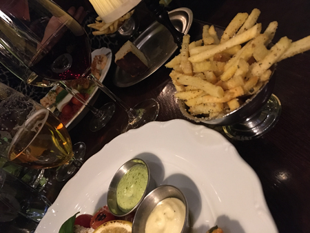 Öl vin och pommes med parmesan Aaltos