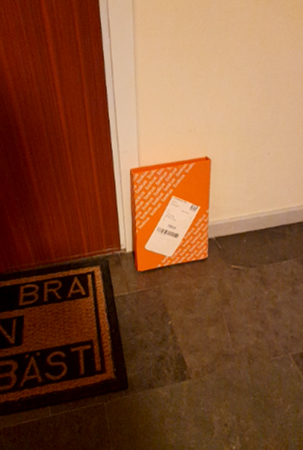 Bokpaket vid dörren