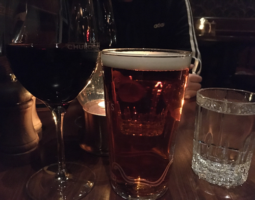 Vin öl och vatten Churchill Arms
