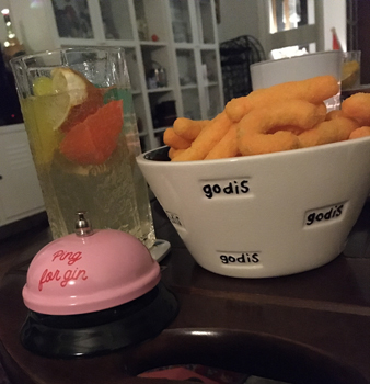 GT och ostbågar och ginklockan