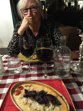 Anna canelloni med ricotta och spinacchi hos Alex Anna canelloni med ricotta och spinacchi hos Alex