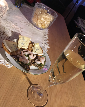 Fördrink hos Annas snälla mamma