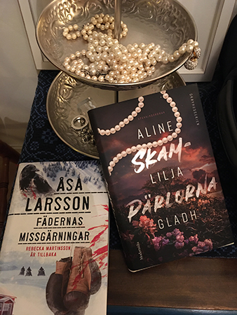 Böckerna Fädernas missgärningar och Skampärlorna