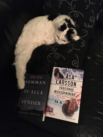 Citrus med böckerna Summan av alla synder och Fädernas missgärningar