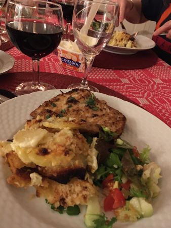 Rödvin kyckling potatisgratäng och grönsaker