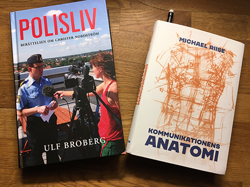 Böckerna Polisliv och Kommunikationens anatomi