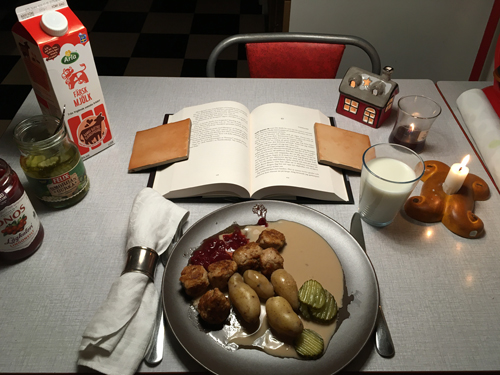Kycklingköttbullar sås potatis