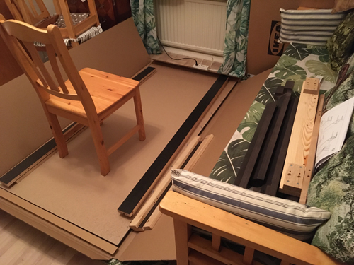 Matsalsbordsmontering i Djungelrummet