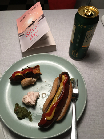 Rester brännare med bröd räksallad öl boken Silver Bay