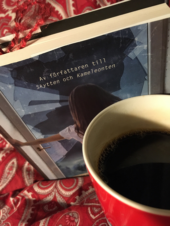 Slutet närmar sig i Den omänsklige och kaffe på sängen