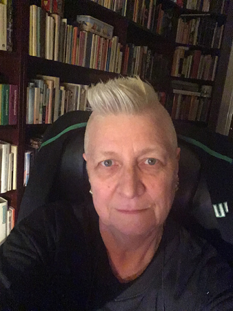 Glad selfie nyklippt 20 jan 2022