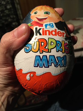 Kinder egg maxi