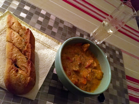 Vitlöksbröd fisksoppa och P Lex prosecco