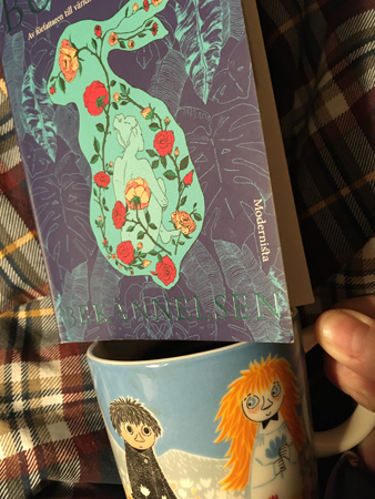 Boken Bekännelsen och kaffe på sängen