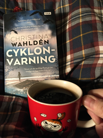 Cyklonvarning och kaffe på sängen
