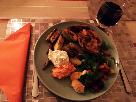 Kyckling med potatis grönsaker och röror