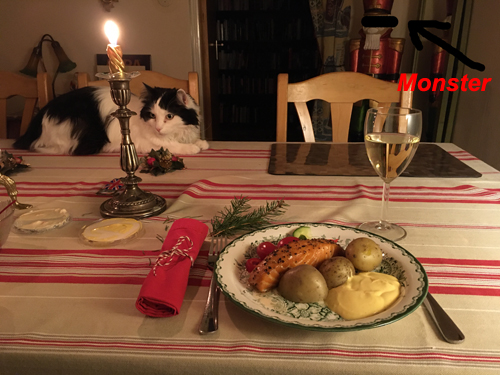 Laxmiddag med Lucifer på bordet och monster i hörnet