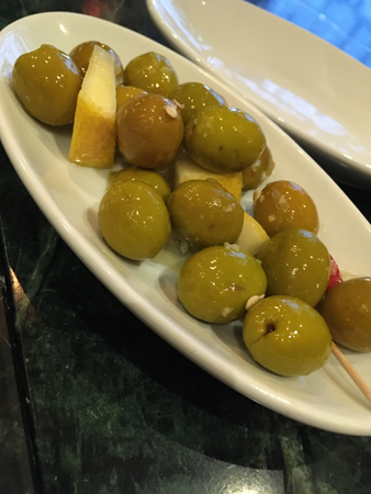 Gröna oliver Byblos