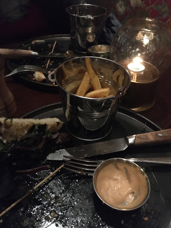 Avslutad måltid på Churchill Arms