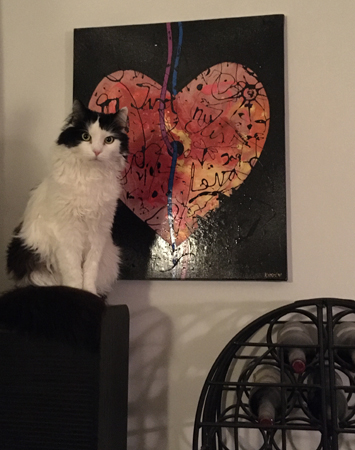 Lucifer på cdskåpet tittar rakt på mig