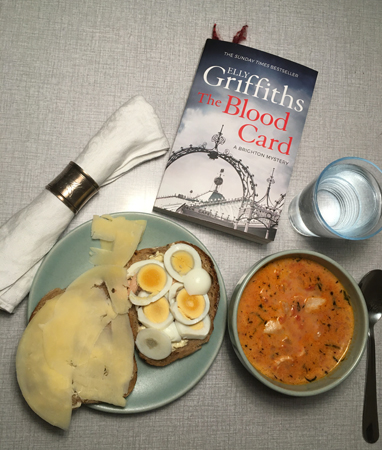 Annas fisksoppa mackor o boken The Blood Card