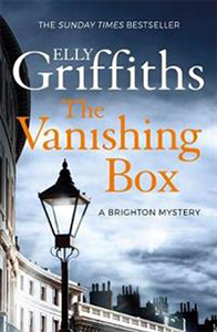 Elly Griffiths bok The Vanishing Box