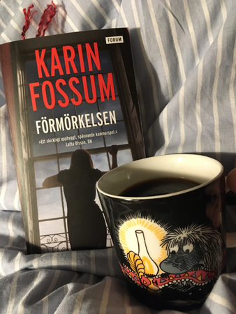 Boken Förmörkelsen och kaffe på sängen